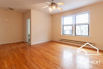 1058 W George St, Unit 314 in Chicago, IL - Building Photo - Building Photo