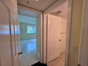 5061 Wiles Rd in Coconut Creek, FL - Building Photo - Building Photo