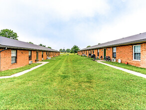 Whetstone Manor in Bucyrus, OH - Building Photo - Building Photo