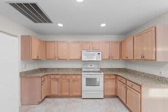 1618 Montclair Dr in Myrtle Beach, SC - Building Photo - Building Photo