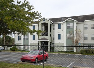 Waterford Pointe Apartments in Orlando, FL - Building Photo - Building Photo