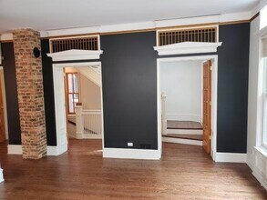 1429 W Roscoe St-Unit -2 in Chicago, IL - Building Photo - Building Photo