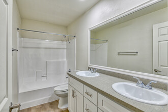 Parkridge Meadows Apartments in Corona, CA - Building Photo - Building Photo