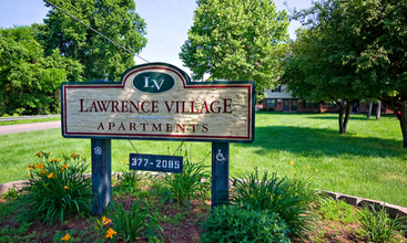 Lawrence Village in South Point, OH - Foto de edificio - Building Photo