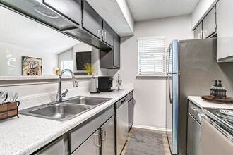 Barrow in Lewisville, TX - Building Photo - Building Photo