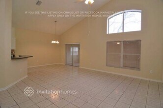 1605 Elk Spring Dr in Brandon, FL - Foto de edificio - Building Photo