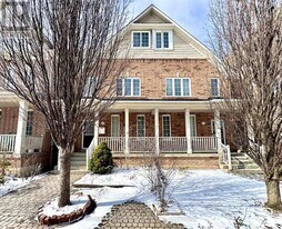 30 Aldwinckle Heights in Toronto, ON - Building Photo