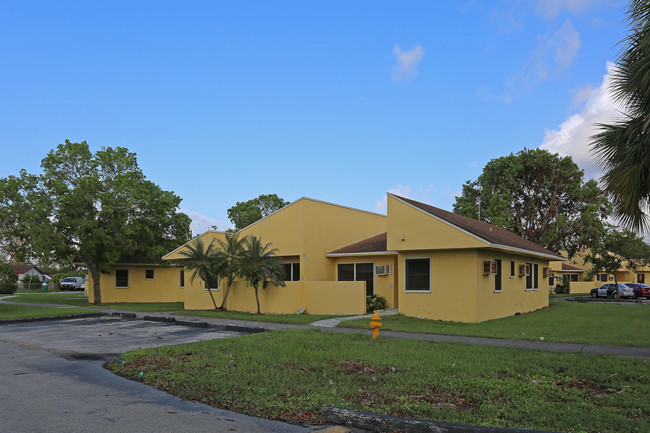 Pine Island I & II in Homestead, FL - Building Photo - Building Photo