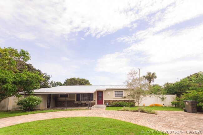 property at 938 Arlington Dr