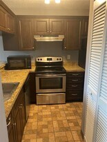 19215 Glenmoor Dr, Unit 19215