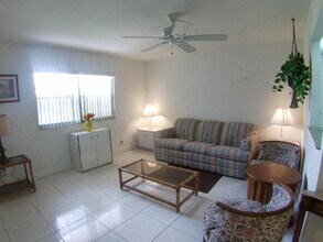 203 Waterford Cresent in Delray Beach, FL - Building Photo - Building Photo