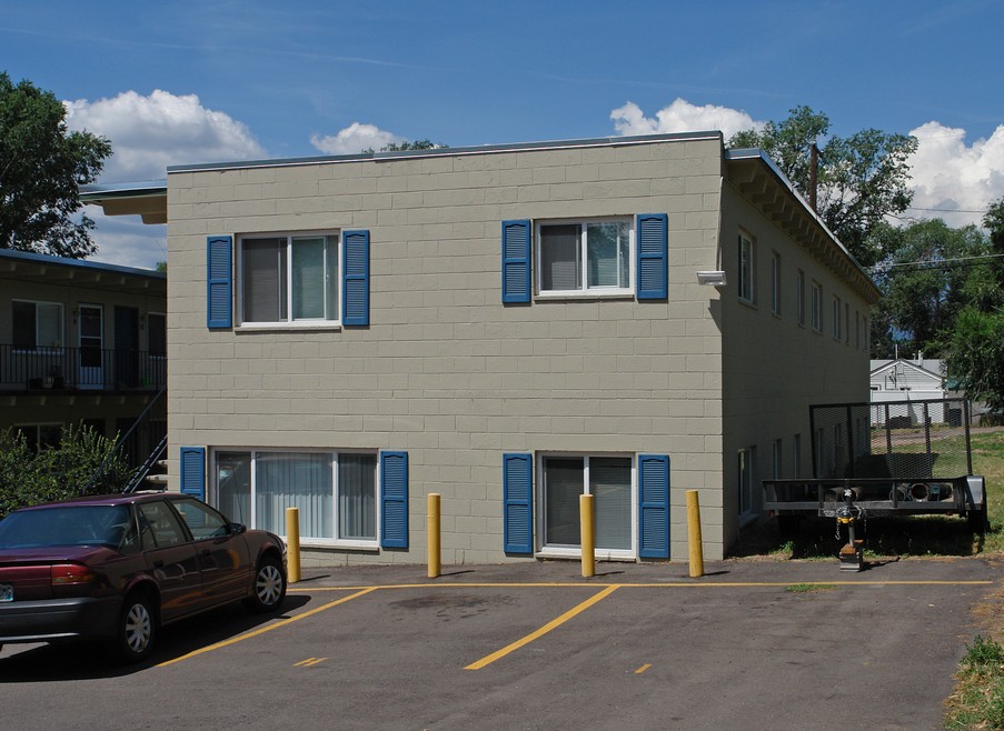 Fields House Apartments in Newport News, VA - Building Photo