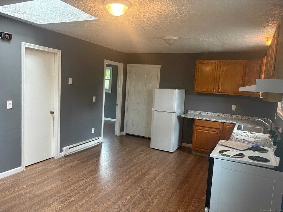 51 River St in Waterbury, CT - Building Photo