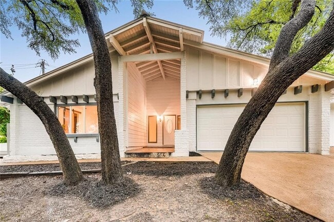 property at 11639 River Oaks Trail