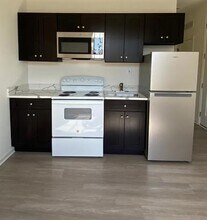 11 Viola Way in Old Bridge, NJ - Building Photo - Building Photo