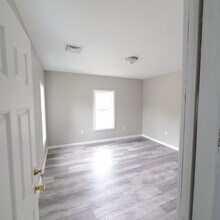 55 S Leyden St, Unit 2 in Brockton, MA - Building Photo - Building Photo