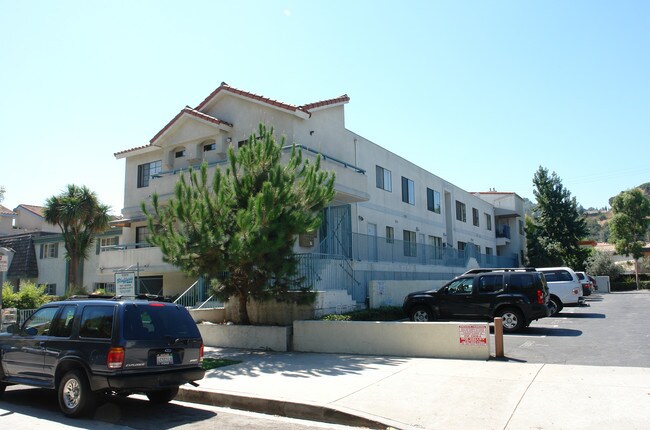 10978 Bluffside Dr in Studio City, CA - Foto de edificio - Building Photo