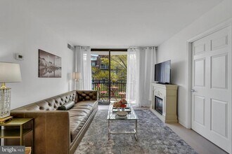 3401-3420 38th St NW in Washington, DC - Building Photo - Building Photo