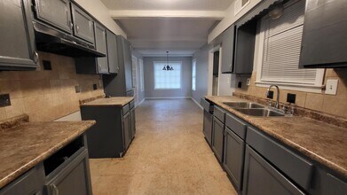 5195 Wren Cove in Memphis, TN - Foto de edificio - Building Photo