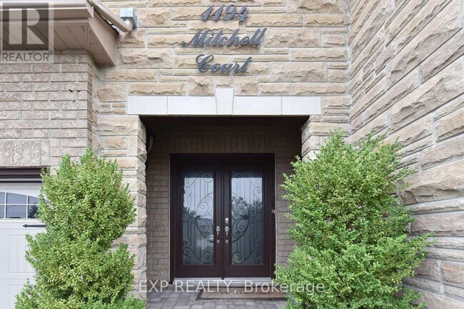 1194 Mitchell Ct in Innisfil, ON - Building Photo - Building Photo