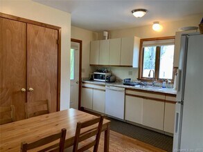 31 Oenoke Pl in Stamford, CT - Building Photo - Building Photo