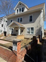 136 Fairview Blvd in Hempstead, NY - Building Photo