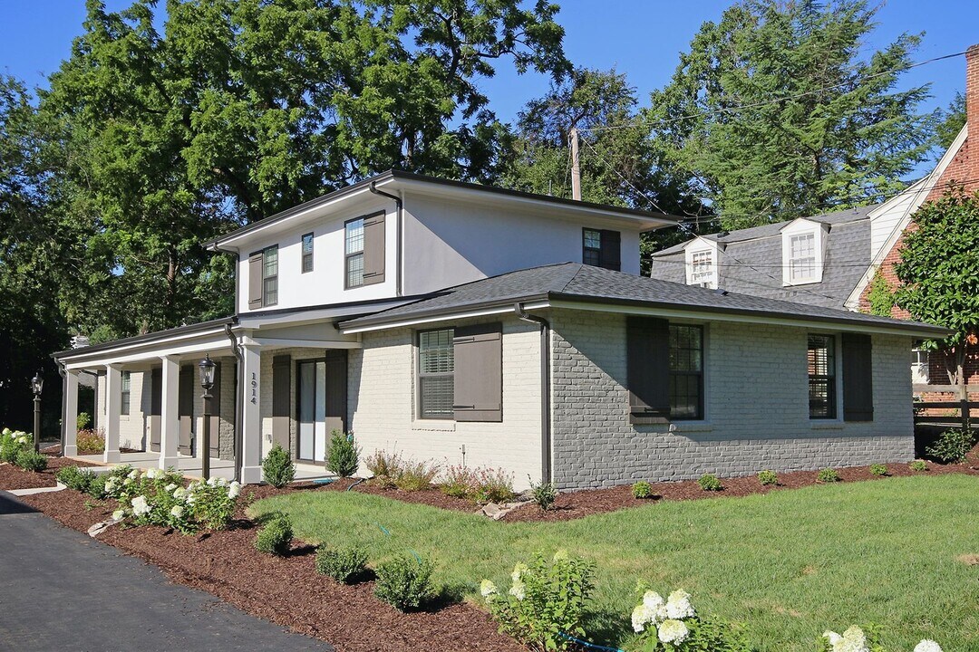 1912 Lewis Mountain Rd in Charlottesville, VA - Building Photo