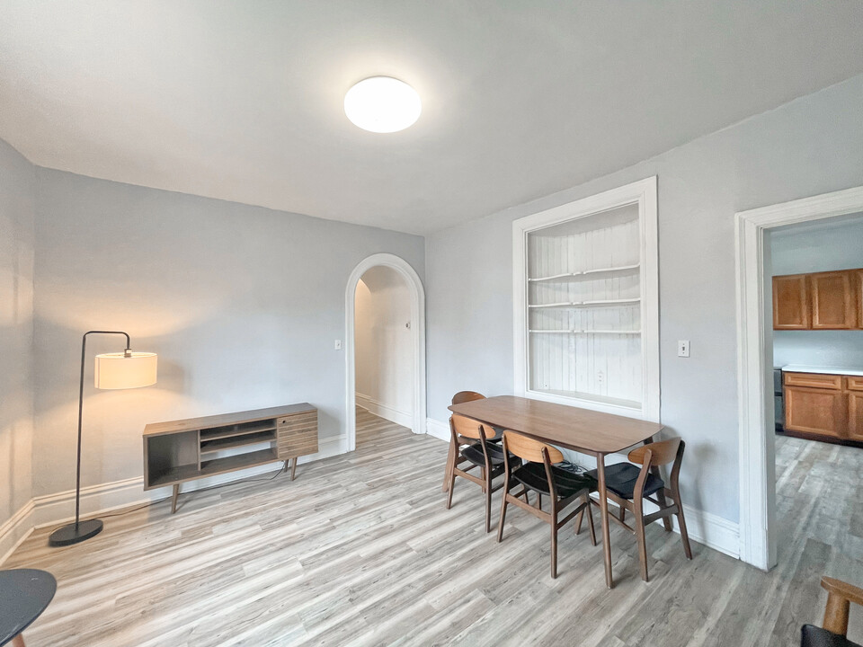 5801 Douglas St, Unit Apt 1 in Pittsburgh, PA - Foto de edificio
