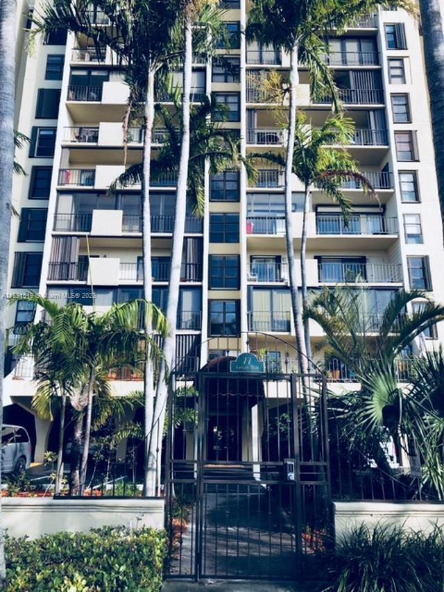 77 Crandon Blvd, Unit 10D in Key Biscayne, FL - Building Photo - Building Photo