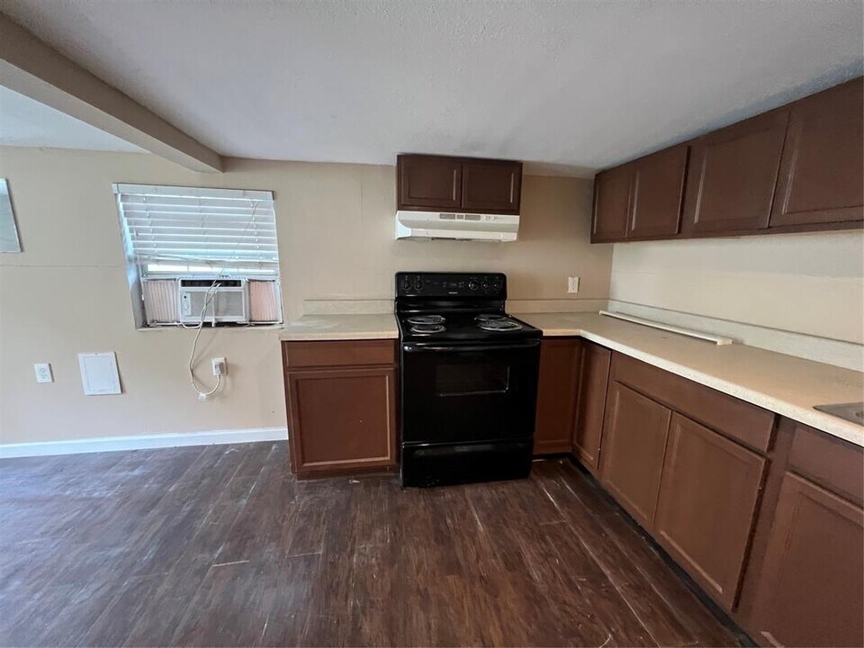 312 Walter St in Pasadena, TX - Building Photo