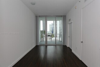 2200 NE 4th Ave, Unit 706 in Miami, FL - Foto de edificio - Building Photo