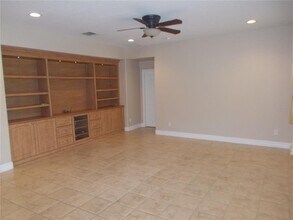 2348 Wild Tamarind Blvd in Orlando, FL - Foto de edificio - Building Photo