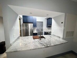 5005 City St in Orlando, FL - Building Photo - Building Photo