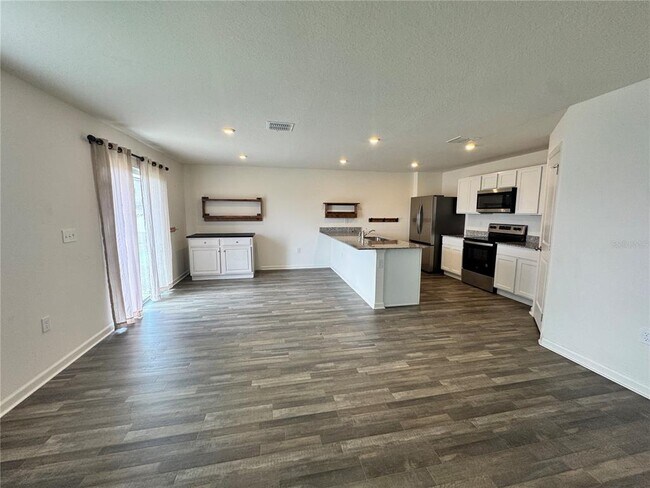 2110 Kansas Rd in Sumterville, FL - Building Photo - Building Photo