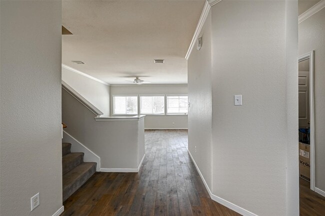 10820 South Lake Mist Lane in Willis, TX - Building Photo - Building Photo