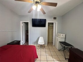 275 W 16th St in Hialeah, FL - Building Photo - Building Photo