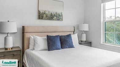 1900 Olevia St, Unit 330 in Jacksonville, FL - Building Photo - Building Photo