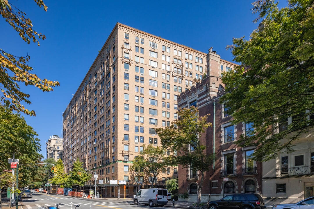 Riverside Tenants Corp in New York, NY - Building Photo