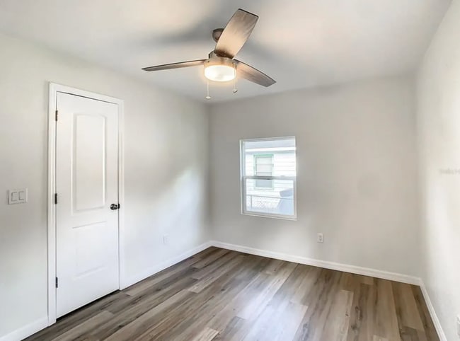 property at 115 W Redding St