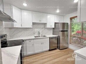1623 102nd Pl NE in Bellevue, WA - Building Photo - Building Photo