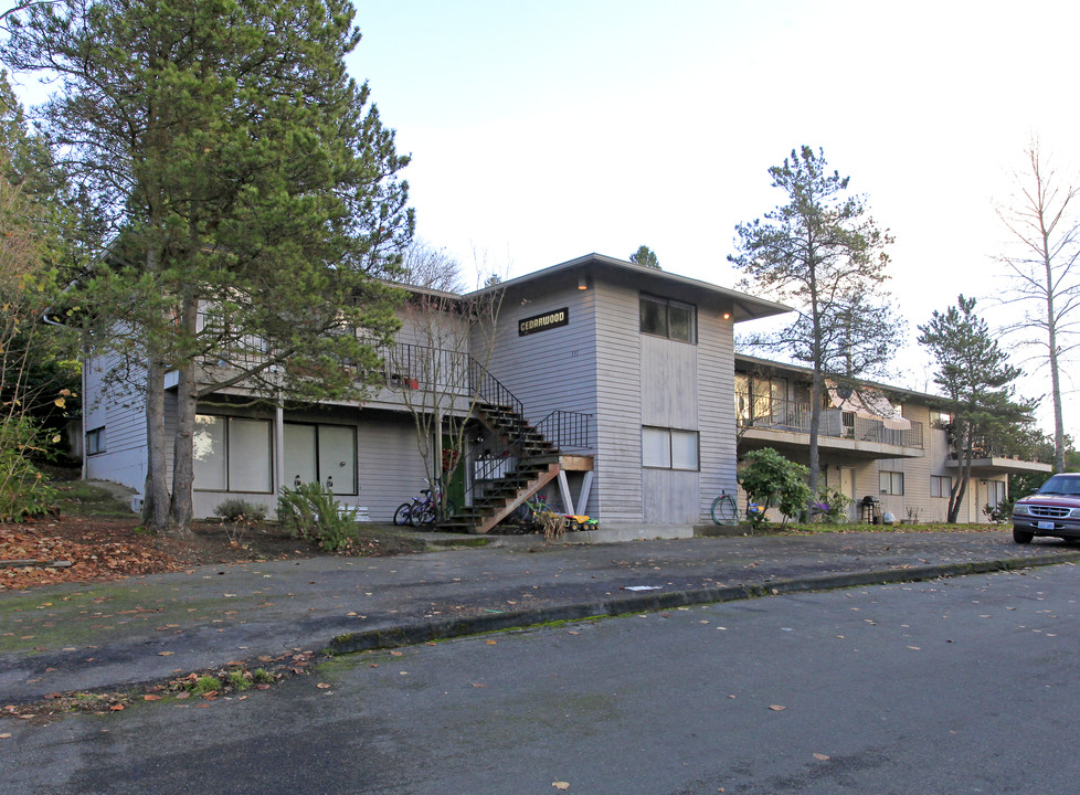 CEDARWOOD APT in Kirkland, WA - Building Photo