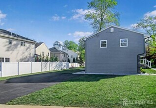 156 Cliffwood Ave W in Cliffwood, NJ - Building Photo - Building Photo