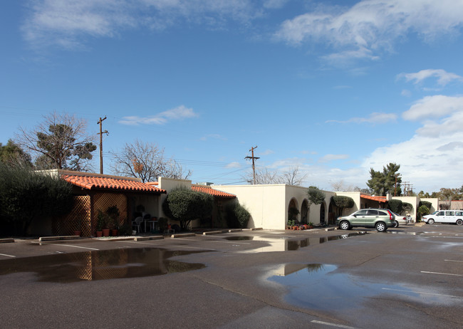 RIVER GARDEN in Tucson, AZ - Foto de edificio - Building Photo