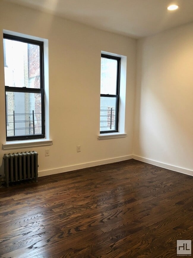 EASTERN PARKWAY / Spacious Crown Heights 3 in Brooklyn, NY - Building Photo - Building Photo