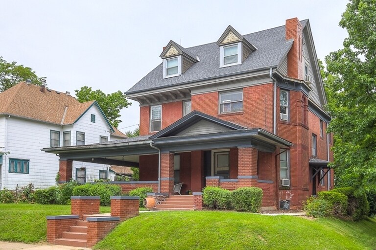 715 E 29th St in Kansas City, MO - Building Photo