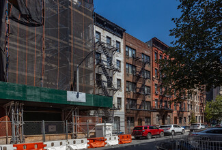 229 W 20th St in New York, NY - Foto de edificio - Building Photo