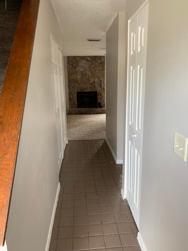 6014 Duclay Rd in Jacksonville, FL - Building Photo - Building Photo