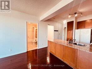 60 Byng Ave in Toronto, ON - Building Photo - Building Photo