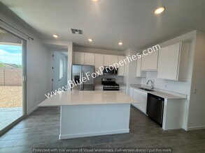 35049 S Lasso Ln in Red Rock, AZ - Building Photo - Building Photo