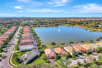 3971 Jasmine Lake Cir in Naples, FL - Foto de edificio - Building Photo